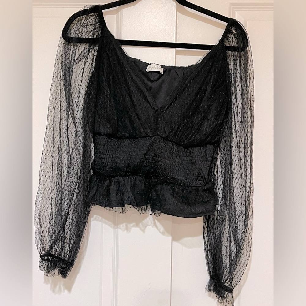 Like new juniper blu cotton/polyester top with sheer sleeves